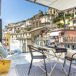 https://wanderjohn-penthouse-5terreparco.hotelitalianriviera.com