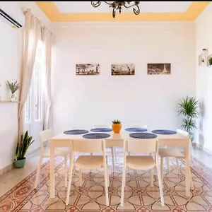 https://merlo-house.palermohotels.org